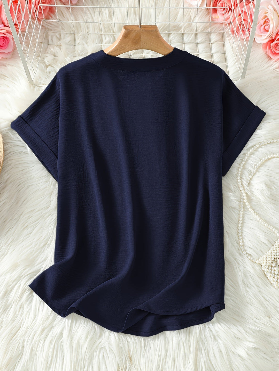 RILEY | RELAXED V-NECK EVERYDAY TEE