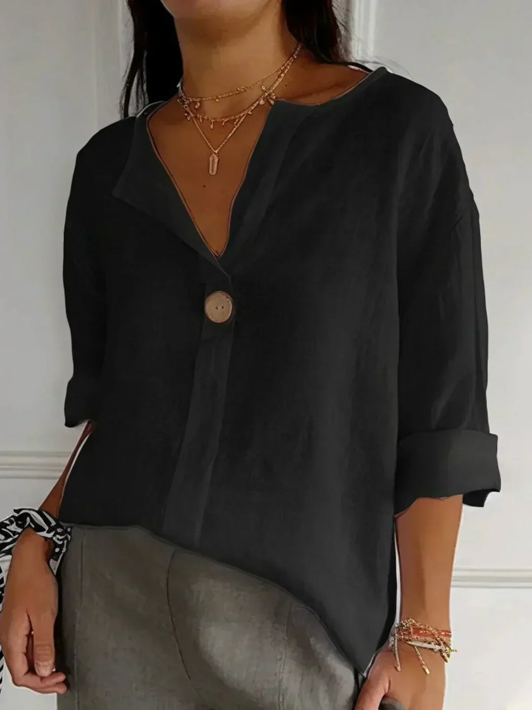 SASHA – RELAXED V-NECK BLOUSE
