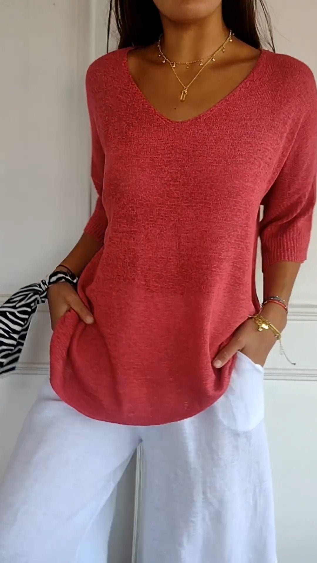 Suzie | Timeless V-Neck Top